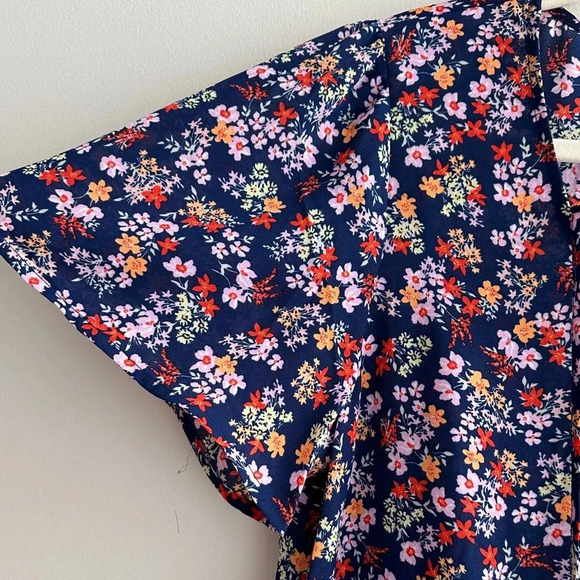 Banana Republic Bold Floral Print Flowy Peplum V-Neck Blouse, Navy/Multi, Small - Picture 4 of 16